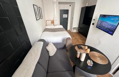 Lepante Quarter Apartment | Trendy Studio Retreat in the Heart of the City - 9.1/10