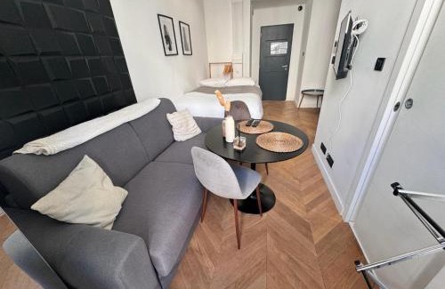 Lepante Quarter Apartment | Trendy Studio Retreat in the Heart of the City - 9.1/10