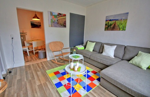 Neustadt an der Weinstrasse Apartment | Stylish Apartment in Neustadt with Breakfast & Kitchen