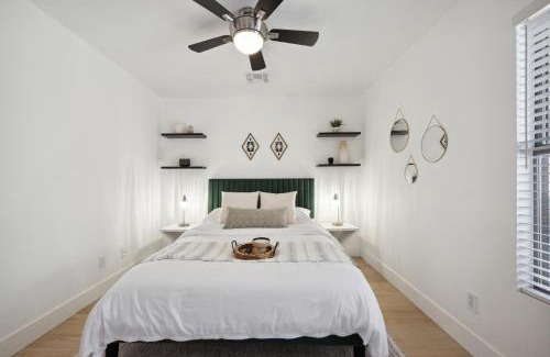 Desert Ridge Villa | Stylish Desert Retreat with Spa Pool & Mini Golf Fun