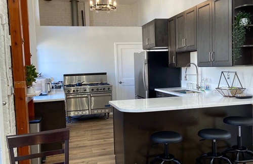 Pico-Union House | Modern Downtown LA Retreat with Private Room & Kitchen