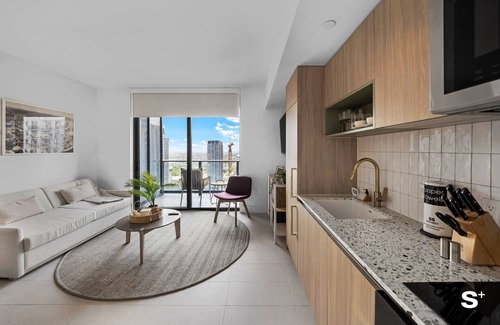 Downtown Miami Resort | Chic Downtown Retreat 1BR Apartment