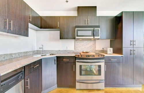 Beltline Condo | Bright 1Bed/1Bath with Cozy Workspace & Free Parking