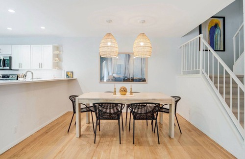 East Hampton House | Chic East Hampton Hideaway with Deck, Community Pool & Tennis