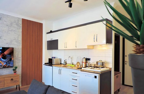 Lara Apartment | Chic Flat 10 min to Lara Beach in Antalya