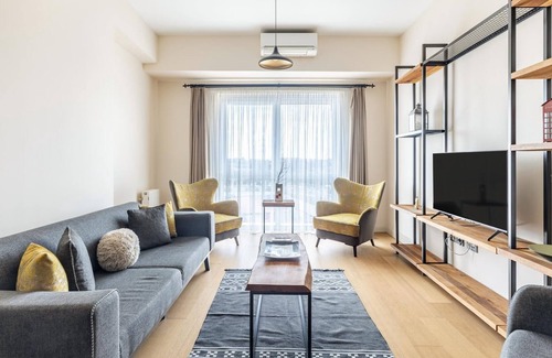 Gaziosmanpasa Apartment | Chic Flat 20 min to Kanyon Mall in Gaziosmanpasa