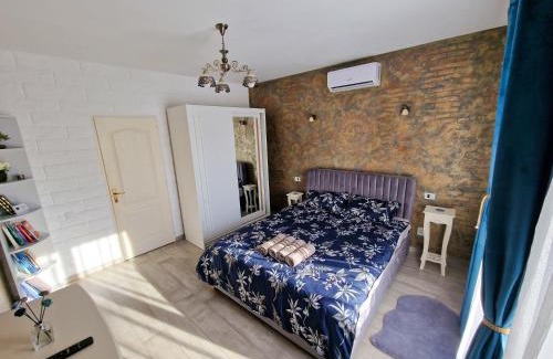 Floresti Apartment | Stylish Chic Flat One for Your Next Getaway