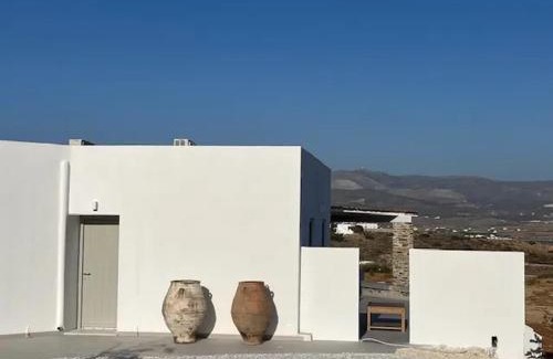 Antiparos Apartment | Elegant Antiparos Flat with Terrace and Sea View