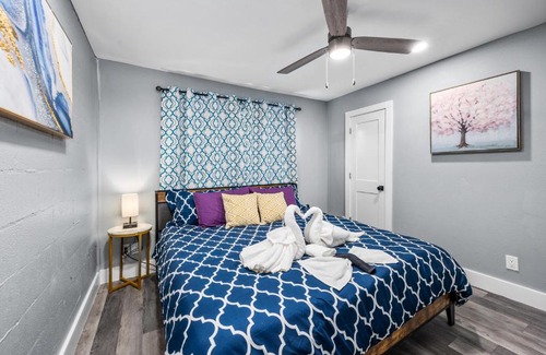 Houston Heights Apartment | Chic Heights Retreat with Pool and Free Parking
