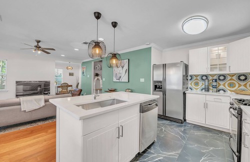 Dawson House | Chic Home-SoCo 1 block-5min Zilker & LadyBirdLake