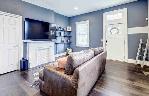 Walnut Hills House | Chic Home w/ Yard < 3 Mi to Dtwn Cincinnati!