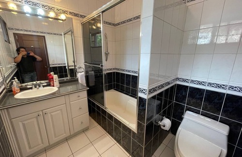 San Pedro Sula Hotel | Chic hotel with 1 bedroom and WiFi, AC in fantastic San Pedro Sula