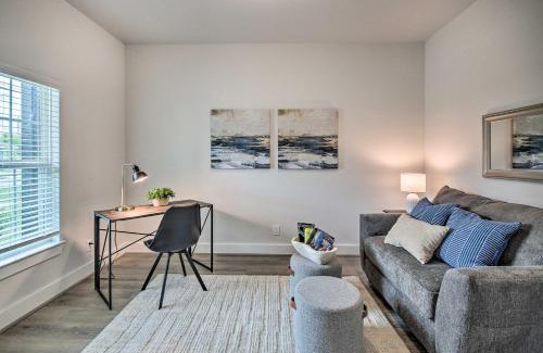 Southeast Houston House | Stylish Houston Home with Game Room, 10/10 Guest Rated