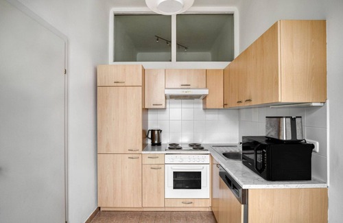 Josefstadt Apartment | Modern Josefstadt Studio: Walk to Bars & Metro U6