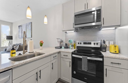 Windsor Park Apartment | Cozy Mueller Suite with King Bed & Pool Near Downtown