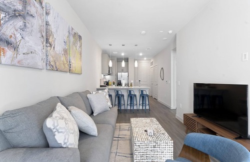 Windsor Park Apartment | Cozy Mueller Suite with King Bed & Pool Near Downtown