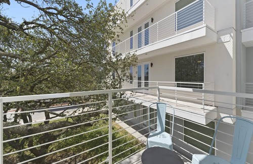 Windsor Park Apartment | Cozy Mueller Suite with King Bed & Pool Near Downtown