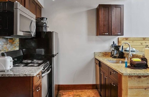 Lakeside Village Condo | Lakefront 1BR Retreat Near Keystone Resort – Rated 10/10!
