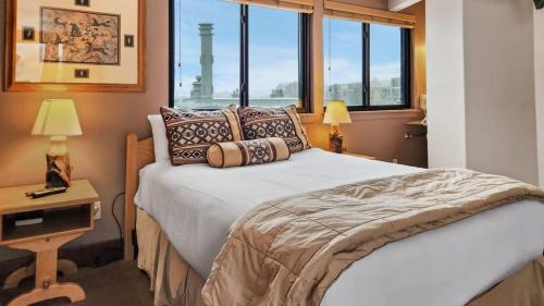 Lakeside Village House | Cozy Lakeside Retreat Steps from Keystone Resort