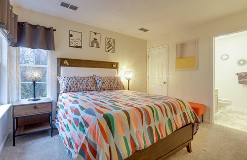 Lexington Cottage | Stylish Lexington Retreat with Deck - Family & Pet Friendly!
