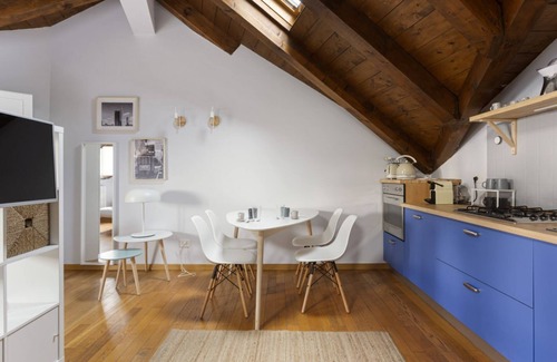Porta Garibaldi Apartment | Stylish Studio Apartment in Milano's Isola District