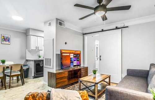 Brentwood Apartment | Chic Meets Comfort 1BR Austin Apt Near Downtown