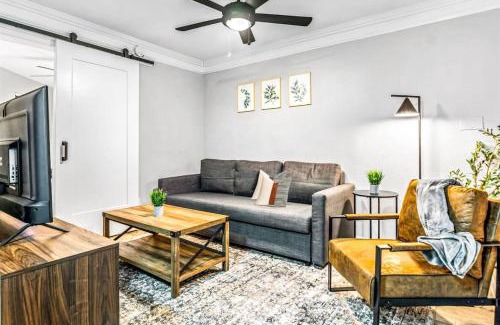 Brentwood Apartment | Chic Meets Comfort 1BR Austin Apt Near Downtown