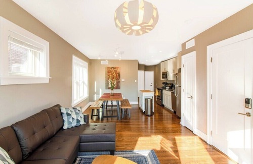 St. Louis Apartment | Pet-Friendly Minimalist Haven with Spa and Modern Amenities