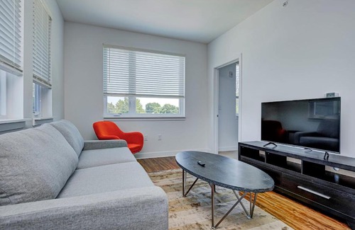 Fountain Square Apartment | Modern 2-Bedroom Apartment by Stay Gia - Guest Rated 9/10