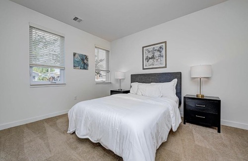 Fountain Square Apartment | Stylish 2BR & 2BA Apartment - Perfect for Families