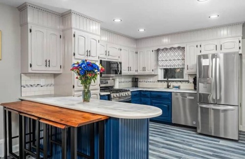 New Rochelle Apartment | Modern & Cozy Retreat Near NYC – Free Parking Included!