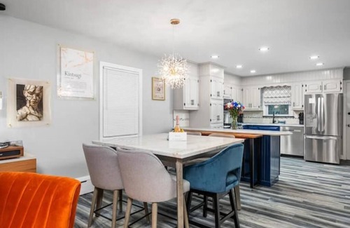 New Rochelle Apartment | Modern & Cozy Retreat Near NYC – Free Parking Included!