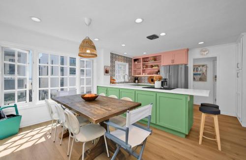 Santa Ana Heights House | Stylish Modern Home with Private Studio & Family-Friendly Amenities