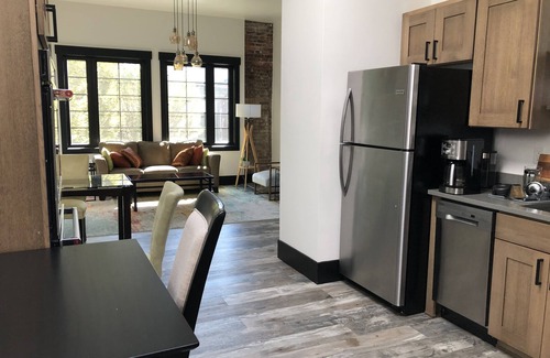 Olympia Apartment | Modern Downtown Apartment with Spa & Pet-Friendly Perks