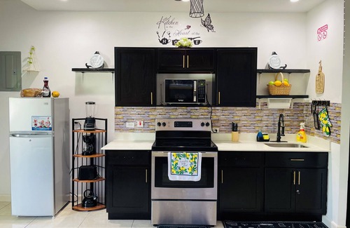 Patrick City Apartment | Exceptional Chic Modern Retreat with Ocean View & Spa