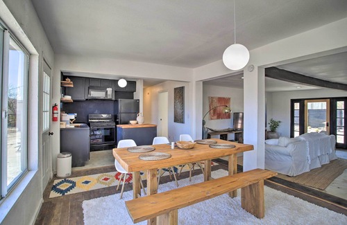 Morongo Valley House | Stylish Morongo Valley Haven with Mountain Views & Spa