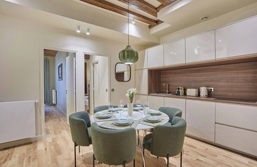 Bonne-Nouvelle Apartment | Stylish Flat in the Heart of Paris with Family-Friendly Amenities