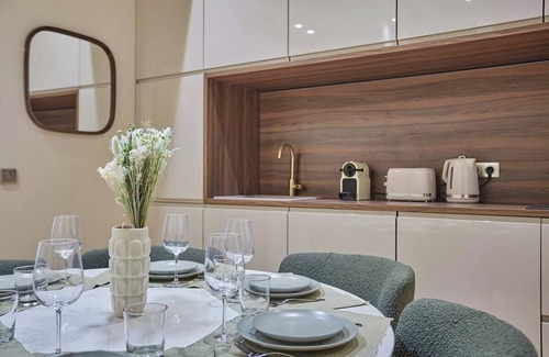 Bonne-Nouvelle Apartment | Stylish Flat in the Heart of Paris with Family-Friendly Amenities
