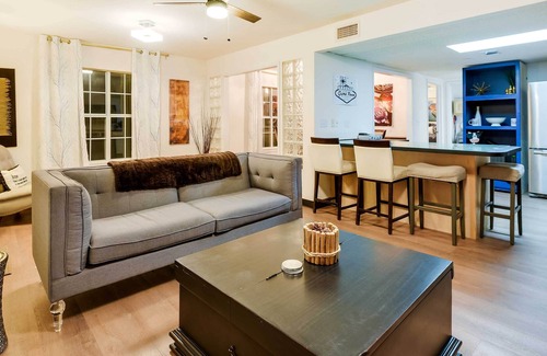 Thackerville House | Chic Oklahoma Retreat w/ Patio, Bar & Fire Pits!