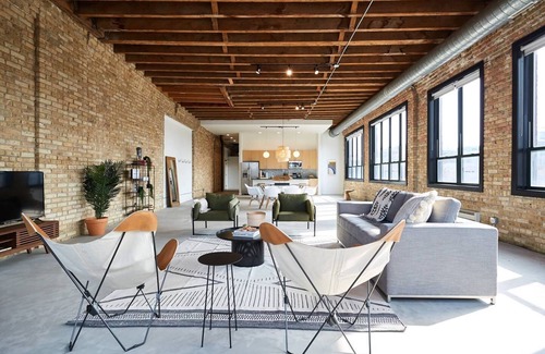 West Loop Apartment | Stylish 3BR Penthouse Loft in Fulton Market - Top Rated Stay