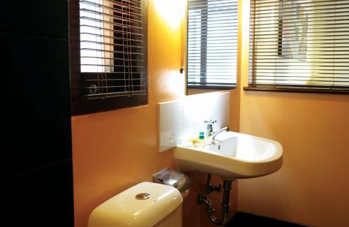 Ragunan Hotel | Stylish Chic Quarter: Poolside Retreat with Breakfast