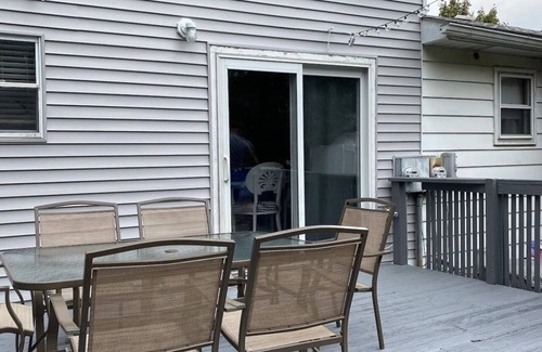 Allentown House | Tranquil Retreat Near Major Highways with Spa & Breakfast