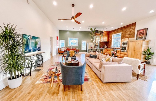 Marshall House | Chic Loft Retreat with Mountain Views & Fire Pit Amenities