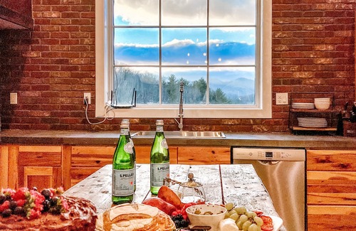 Marshall House | Chic Loft Retreat with Mountain Views & Fire Pit Amenities