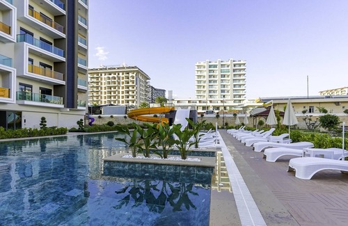 Avsallar Apartment | Chic Residence w Pool and Gym in Alanya, Antalya