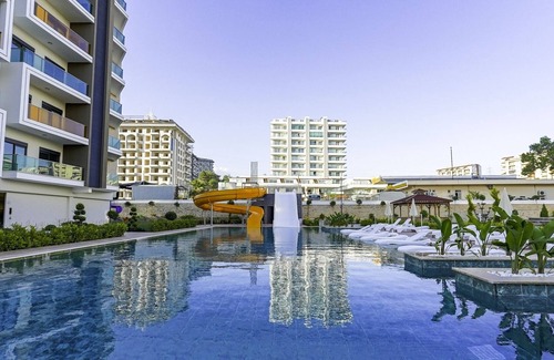 Avsallar Apartment | Chic Residence w Pool and Gym in Alanya, Antalya