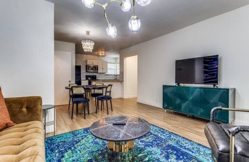 Original Town House | Relaxing Getaway at Chic Retreat Old Downtown