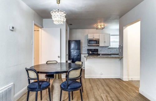 Original Town House | Relaxing Getaway at Chic Retreat Old Downtown