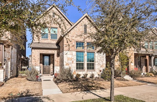 Rowlett House | Stylish Rowlett Retreat - Scenic Views Steps from Lake