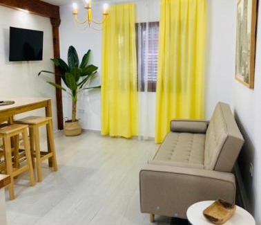 Peniscola Old Town Apartment | Trendy Chic & Sailor Beach Home - Family-Friendly Retreat